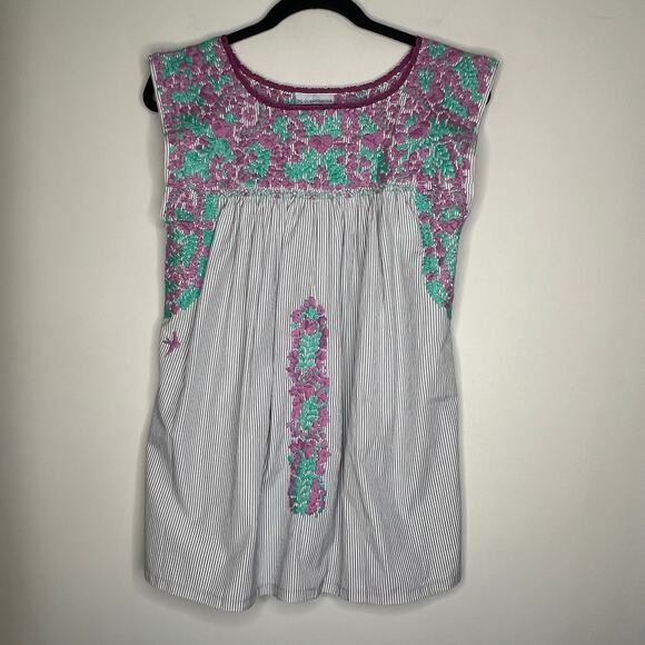 Mi Golondrina Purple & Teal Floral Embroidered Cap Sleeve Blouse Size Small - Picture 2 of 6